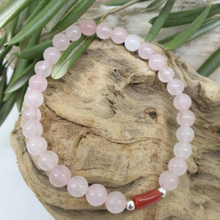 Bracelet perles en pierres naturelles quartz rose de diamètre 6mm orné d'une perle de corail Bracelet confectionné à la main et sur mesure. Bracelet monté avec de l'élastique mono bloc cristal résistant Craquez pour notre collection 100% nature avec nos bijoux en pierres naturelles!