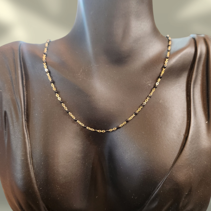 Création de collier en acier inoxydable avec perle émaillée colorée noire, fermoir mousqueton