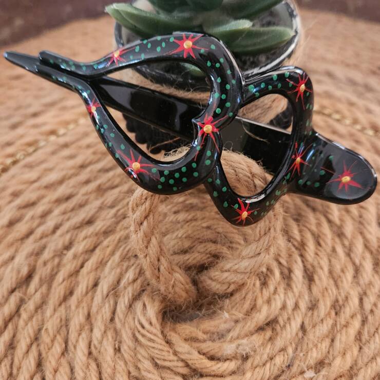 Bon maintien pour cheveux long et mi-long, s'adapte aussi pour cheveux épais