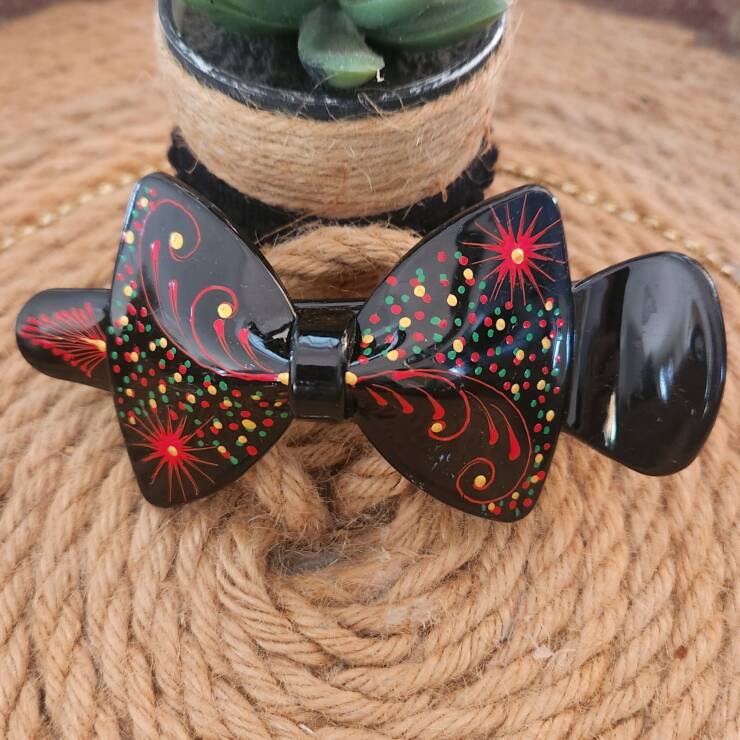 Pince à cheveux peinte à la main, un bel accessoire pour votre coiffure.  S'adapte à toute chevelure.