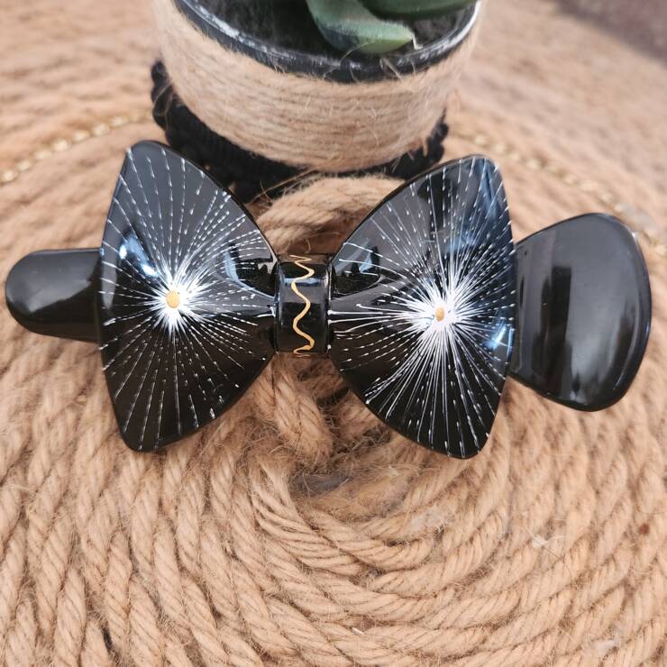 Pince à cheveux peinte à la main, un bel accessoire pour votre coiffure.  S'adapte à toute chevelure.