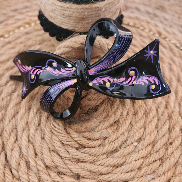 Pince à cheveux peinte à la main, un bel accessoire pour votre coiffure.  S'adapte à toute chevelure.