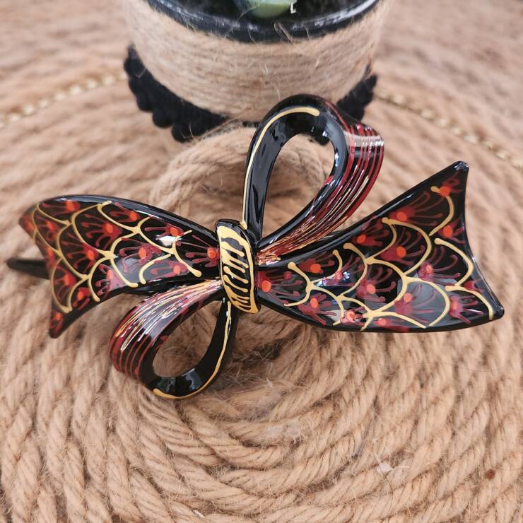 Pince à cheveux peinte à la main, un bel accessoire pour votre coiffure.  S'adapte à toute chevelure.