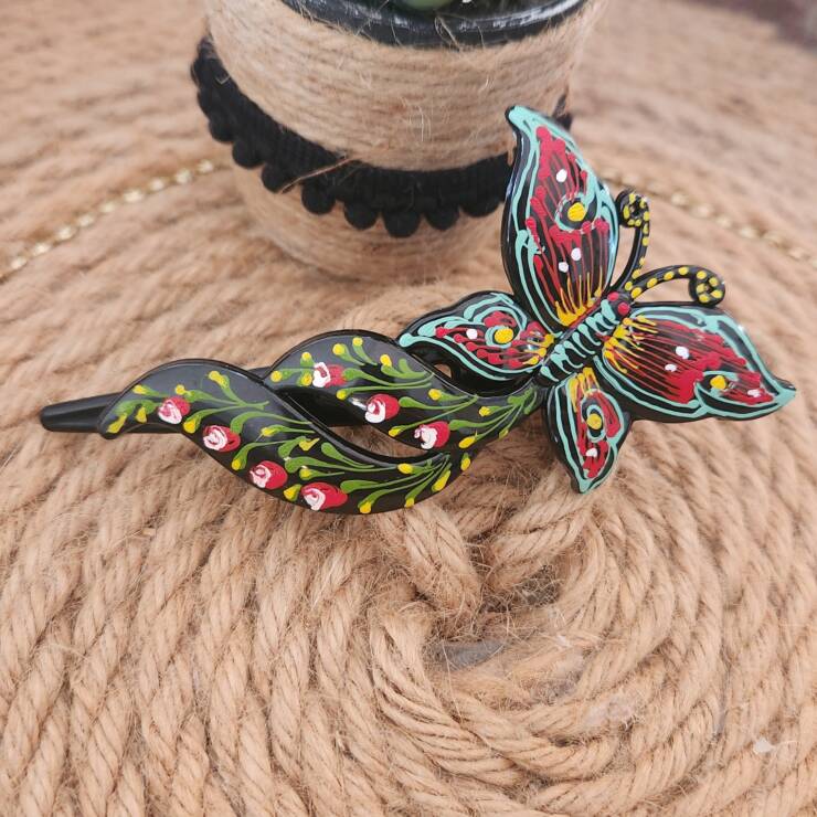 Pince à cheveux peinte à la main, un bel accessoire pour votre coiffure. Bon maintien pour cheveux fins et mi-long, s'adapte aussi pour cheveux épais à porter en demi-couette